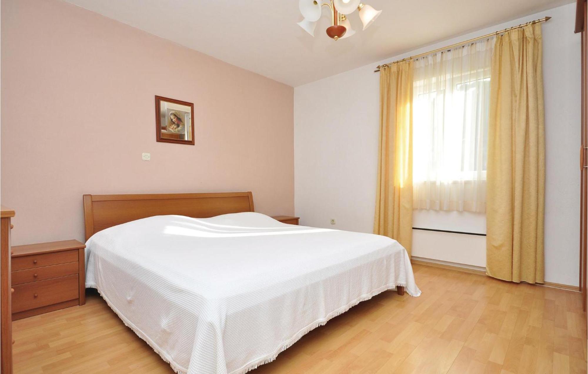 3 Bedroom Awesome Apartment In Пучища Екстер'єр фото