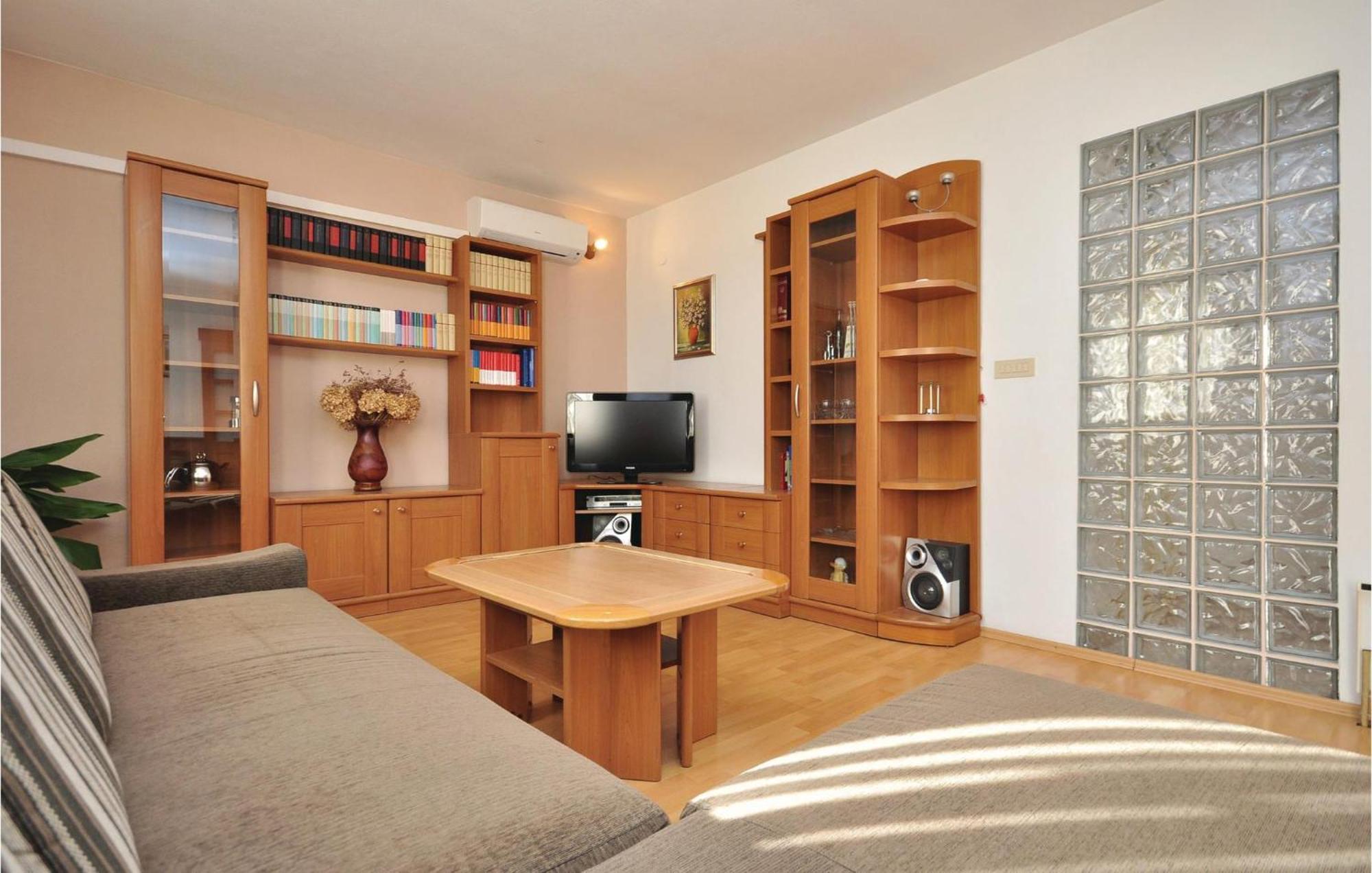 3 Bedroom Awesome Apartment In Пучища Екстер'єр фото