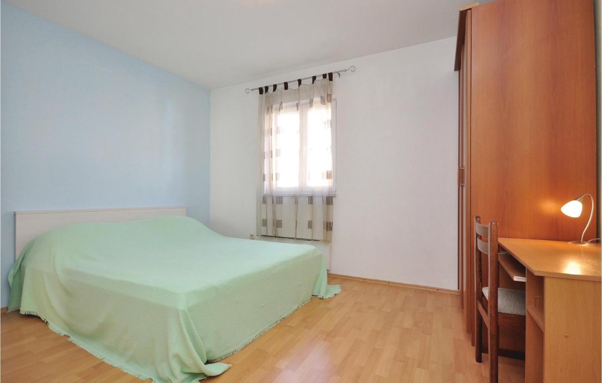 3 Bedroom Awesome Apartment In Пучища Екстер'єр фото